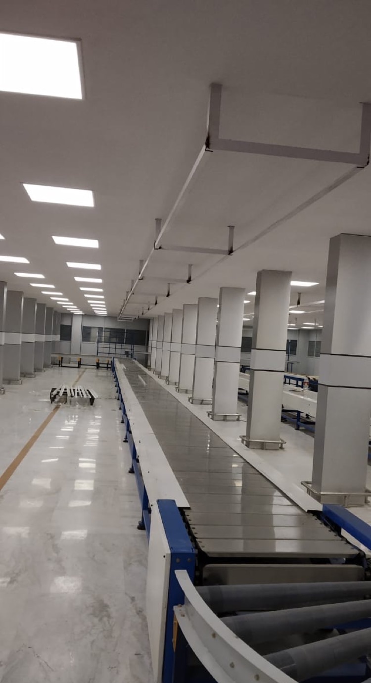 Appliance slat conveyor main assembly line