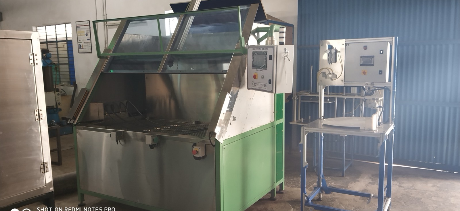 Water leak testing machine
